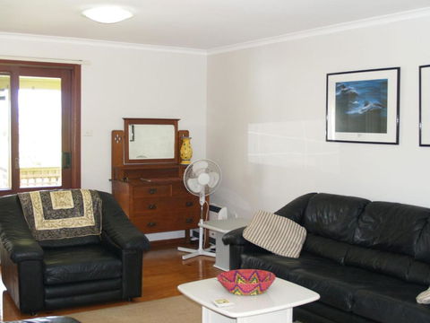 Rocky Beach Cottage 26 Pacific Drive - Whitsundays Accommodation 1