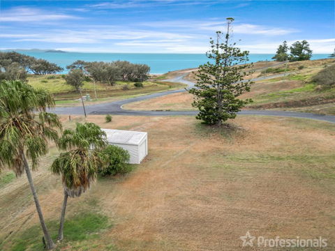 Rocky Retreat At Emu Park - Whitsundays Accommodation 3