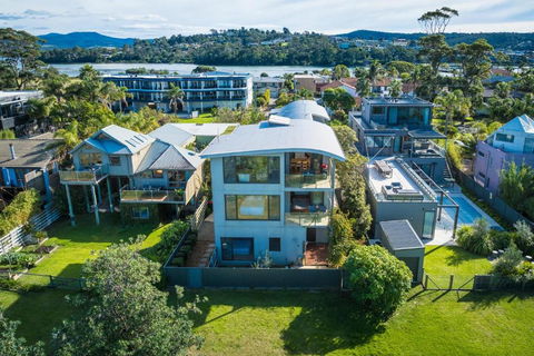Rolling Waves 3 - Beach Access & Pet Friendly! - Whitsundays Accommodation 1