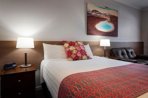 Roma Inland Motor Inn - Whitsundays Accommodation 3