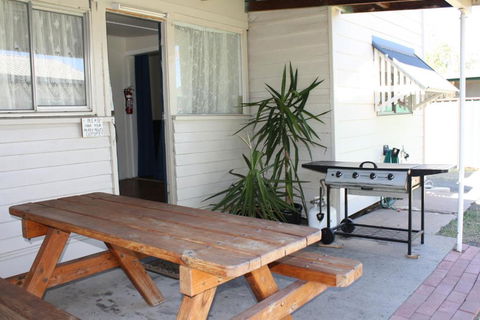 Roma Motel - Whitsundays Accommodation 2
