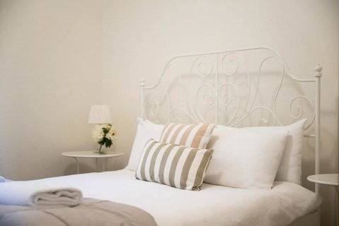 Rose Cottage - Mayfield Vineyard Orange - Whitsundays Accommodation 2