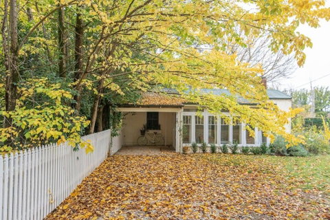 Rose Cottage - Mayfield Vineyard Orange - Whitsundays Accommodation 1
