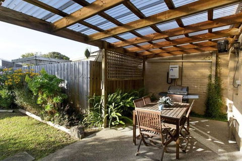 Rose Cottage - Whitsundays Accommodation 0