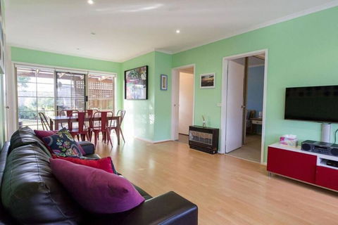 Rose Cottage - Whitsundays Accommodation 3