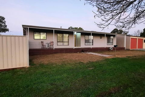 Rosella Lodge - Whitsundays Accommodation 0