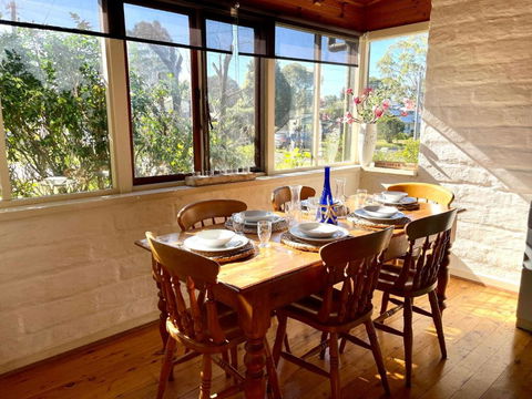 Rosemary Cottage - Whitsundays Accommodation 0