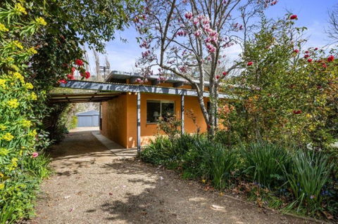 Roses On The River - An Absolute River Frontage Cottage - Whitsundays Accommodation 1