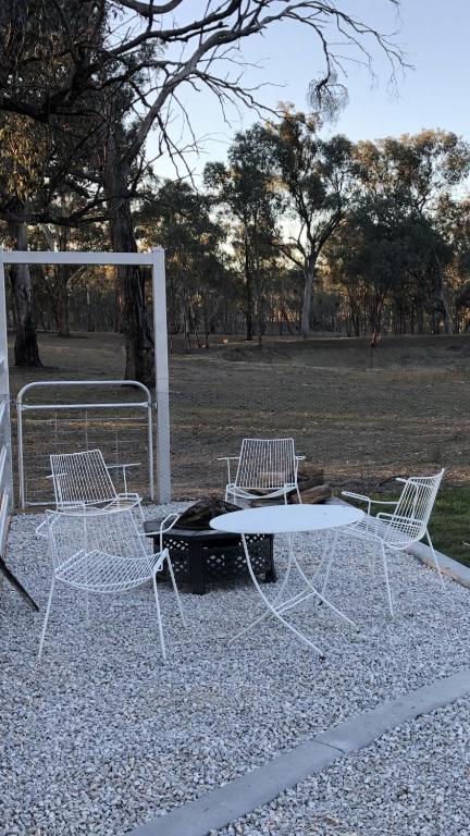 Rosewood Cottage - Whitsundays Accommodation 1