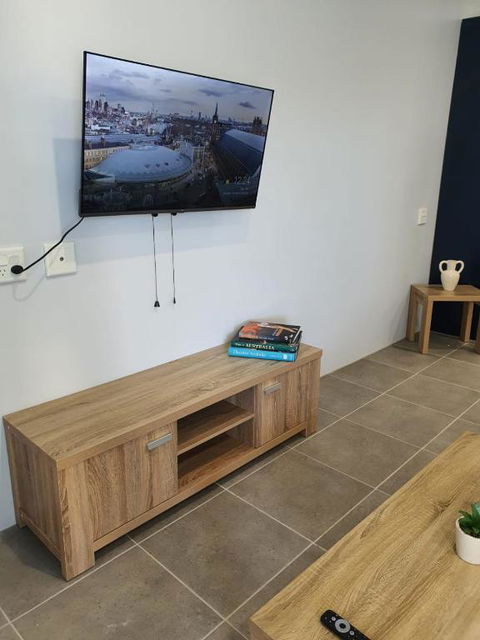 Rosewood Fully Furnished Home - Whitsundays Accommodation 3