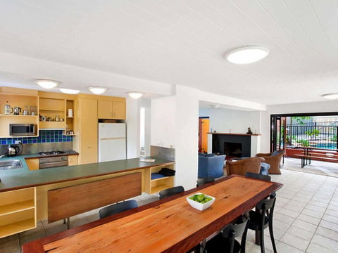 Ross Cres Spacious Private Beach House - Whitsundays Accommodation 3