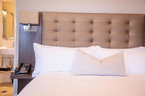 Royal Hotel Randwick - Whitsundays Accommodation 2