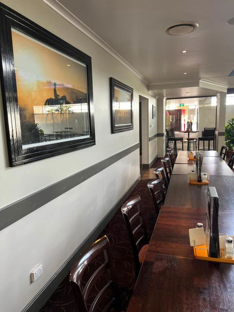 Royal Hotel-Motel - Whitsundays Accommodation 2