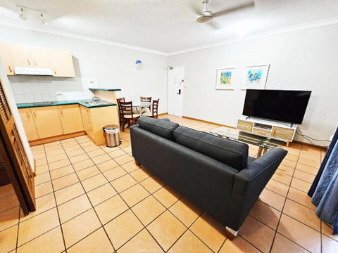 Royal Palm Villas - Whitsundays Accommodation 0