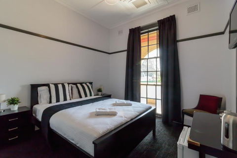 Royal Hotel Ryde - Whitsundays Accommodation 0
