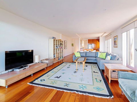 Rubys Beachfront - Whitsundays Accommodation 2