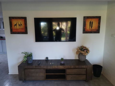 Rural Escape - Whitsundays Accommodation 3