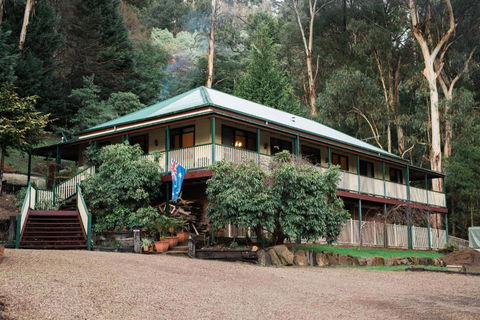 Rustic Refuge Guesthouse - Whitsundays Accommodation 0