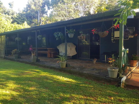 Rustic Retreat - Whitsundays Accommodation 0