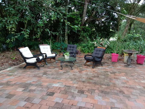 Rustic Retreat - Whitsundays Accommodation 1