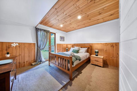 Rustic Treehouse - Aireys Inlet - Whitsundays Accommodation 2