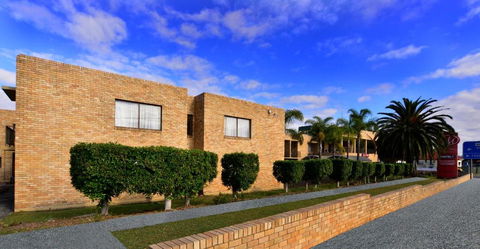 Ryde Inn - Whitsundays Accommodation 2