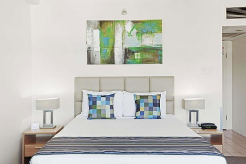 Rydges Esplanade Resort Cairns - Whitsundays Accommodation 0