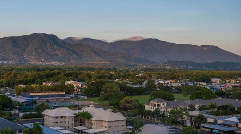 Rydges Esplanade Resort Cairns - Whitsundays Accommodation 1