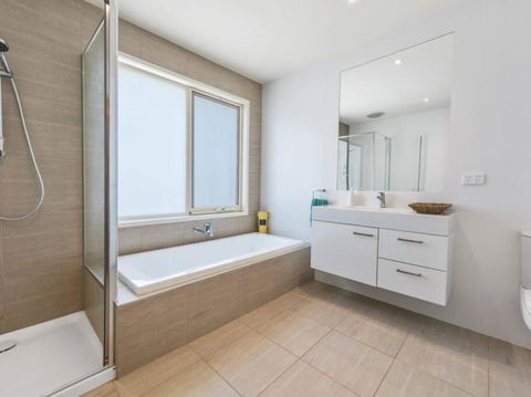 RYE/BLAIRGOWRIE FAMILY ENTERTAINER.. - Whitsundays Accommodation 2