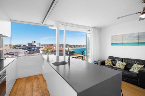 S16S - Bondi Vistas - Whitsundays Accommodation 0