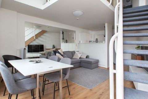 S203S - The Loft By Darling Harbour - Whitsundays Accommodation 1