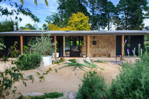 SABLE MAE Luxury Rustic Ranch - Whitsundays Accommodation 1