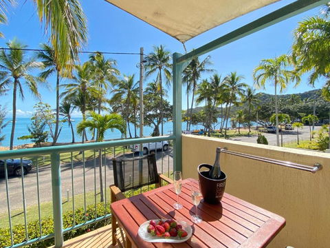 Sails On Horseshoe Apartment 4 - Whitsundays Accommodation 2