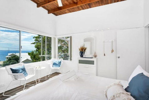 Sally Beach House With Ocean Views - Whitsundays Accommodation 1
