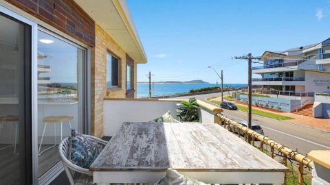 Salt Life Short Walk To Beach, Shops Cafes Accom Holidays - Whitsundays Accommodation 0