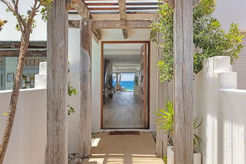Saltwater Beach House - Whitsundays Accommodation 3