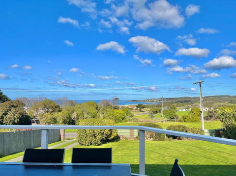 Saltwater Haven - Pets Welcome. Wifi. Amazing View - Whitsundays Accommodation 0