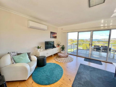 Saltwater Haven - Pets Welcome. Wifi. Amazing View - Whitsundays Accommodation 2