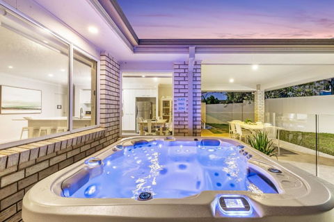 Salty Pause At Bondi House - With Spa And Pet Friendly! - Whitsundays Accommodation 1