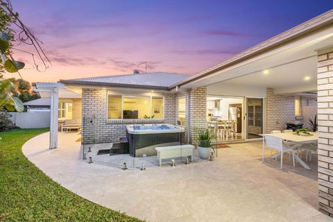 Salty Pause At Bondi House - With Spa And Pet Friendly! - Whitsundays Accommodation 2
