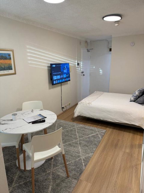 Sam The Central Studio - Whitsundays Accommodation 1