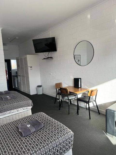 San Remo Hotel Motel - Whitsundays Accommodation 3