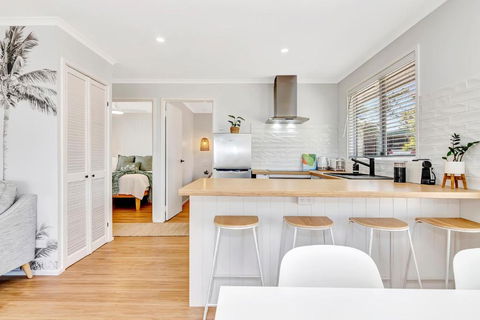 Sanbis Cabin - Hidden Boutique Retreat, Sea Views - Whitsundays Accommodation 3