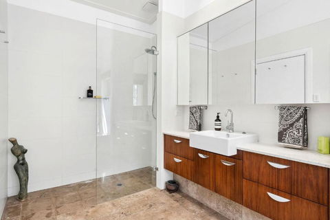 Sanctuarium - Whitsundays Accommodation 3