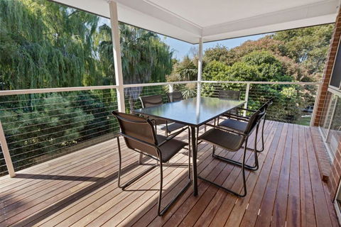 Sanctuary - Whitsundays Accommodation 2