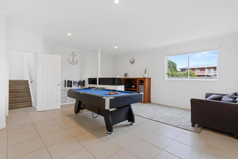 Sanctuary Lodge By Ready Set Stay - BYO LINEN & TOWELS - Whitsundays Accommodation 1