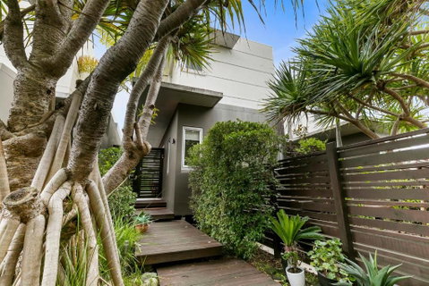 Sanctuary @ Sunshine - Whitsundays Accommodation 2
