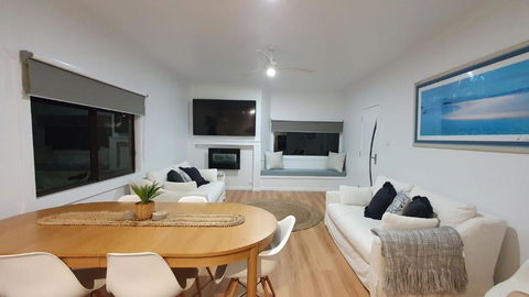 Sand And Swell At Sawtell - Whitsundays Accommodation 0