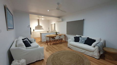 Sand And Swell At Sawtell - Whitsundays Accommodation 2
