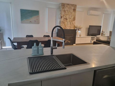 Sand Dunes - Whitsundays Accommodation 2